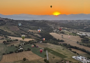 1st place Jenn Goldbloom Balloons 1st place Jenn Goldbloom Balloons